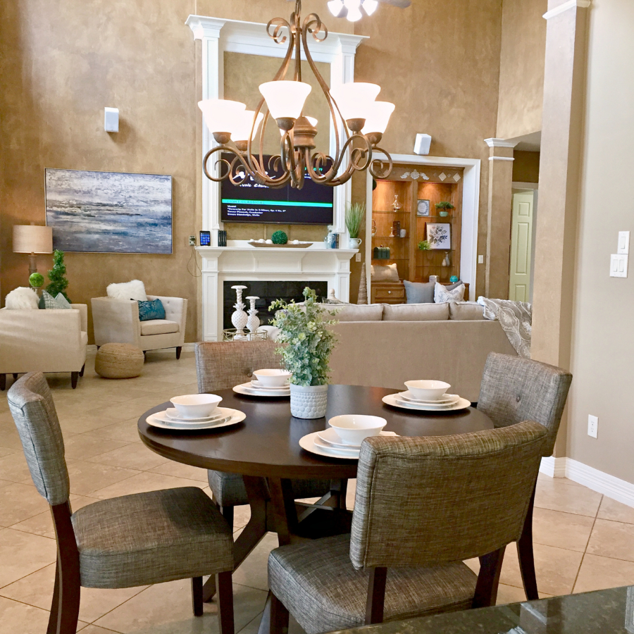 kelsey-pass-breakfast area-view-family-room